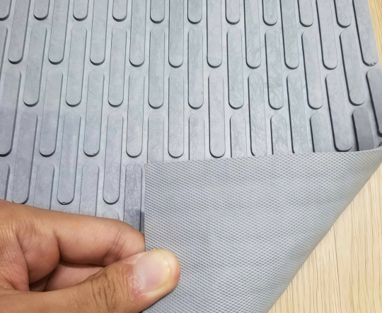 Thảm nhựa que dập nổi