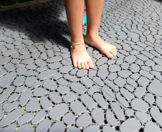 Thảm ghép chống trơn viên sỏi HN.DNG-008