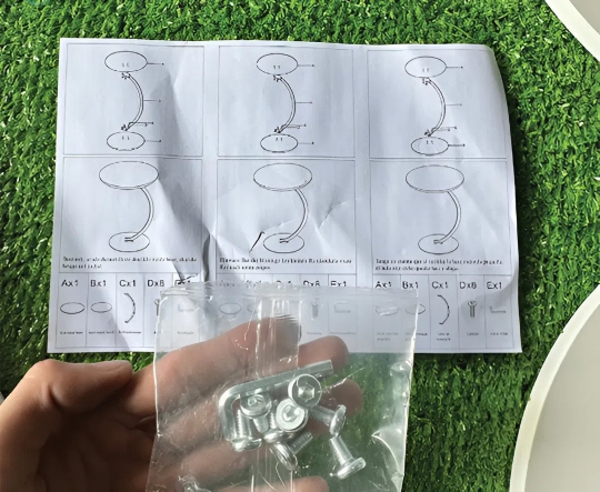 Bàn Hình Bán Nguyệt Mặt Tròn, Bông Mai